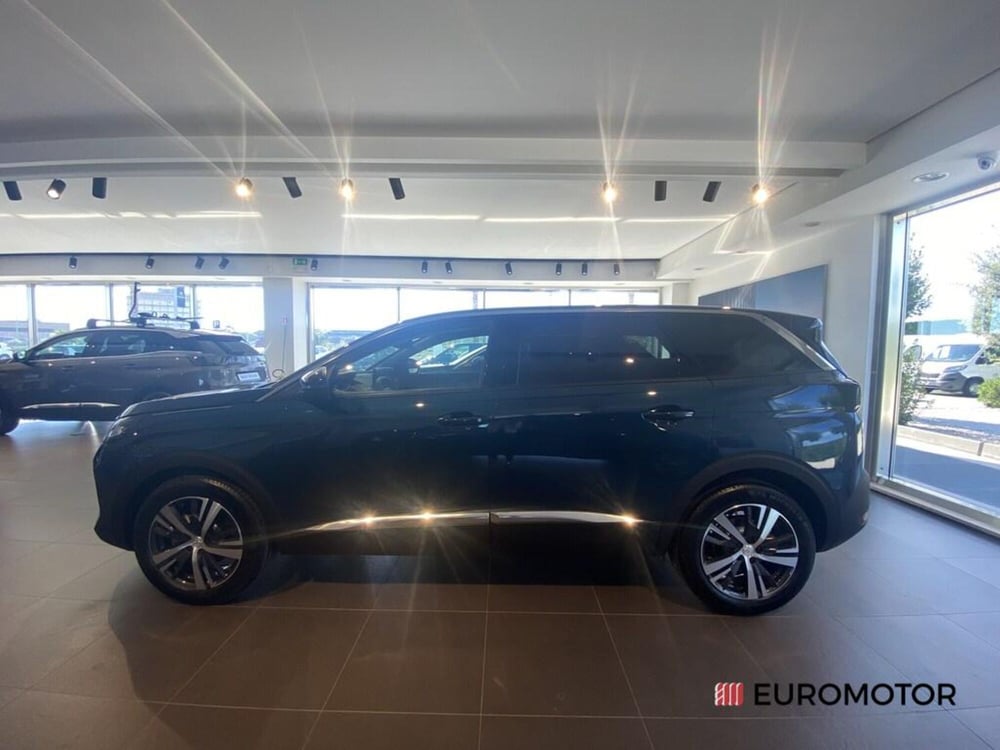 Peugeot 5008 nuova a Bari (8)