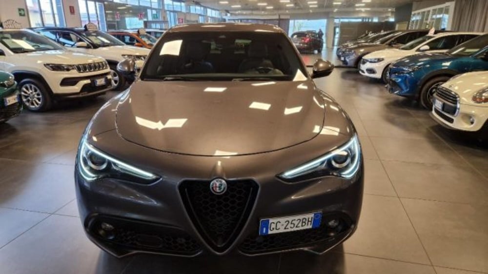 Alfa Romeo Stelvio usata a Modena (2)