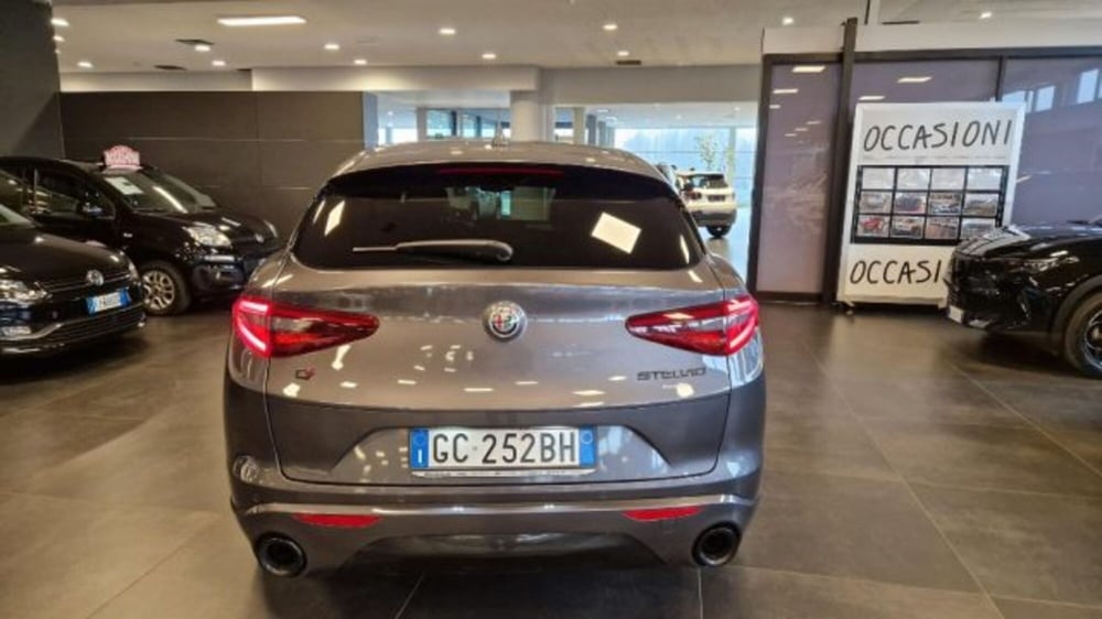 Alfa Romeo Stelvio usata a Modena (6)