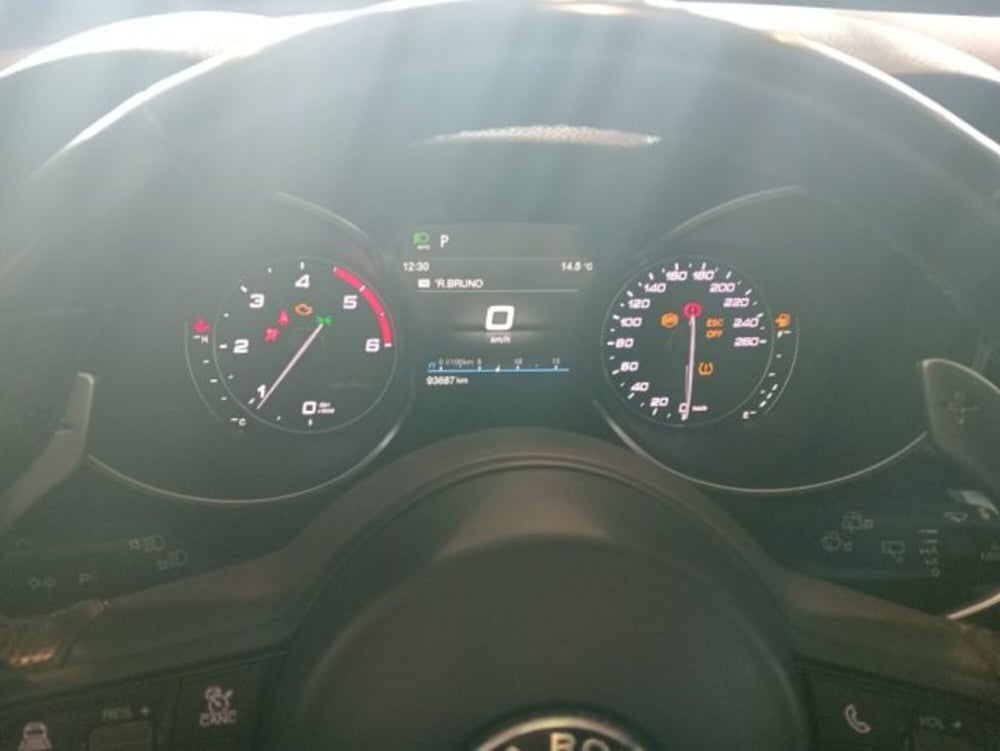 Alfa Romeo Stelvio usata a Modena (11)