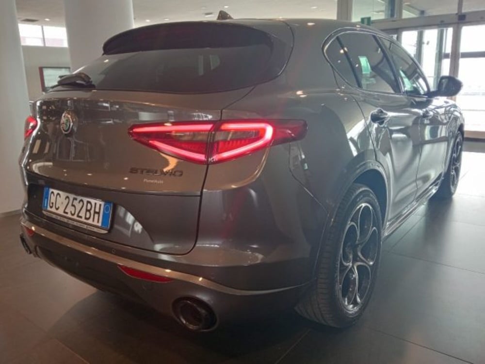 Alfa Romeo Stelvio usata a Modena (4)