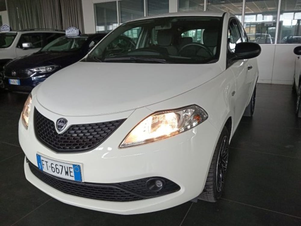 Lancia Ypsilon usata a Modena