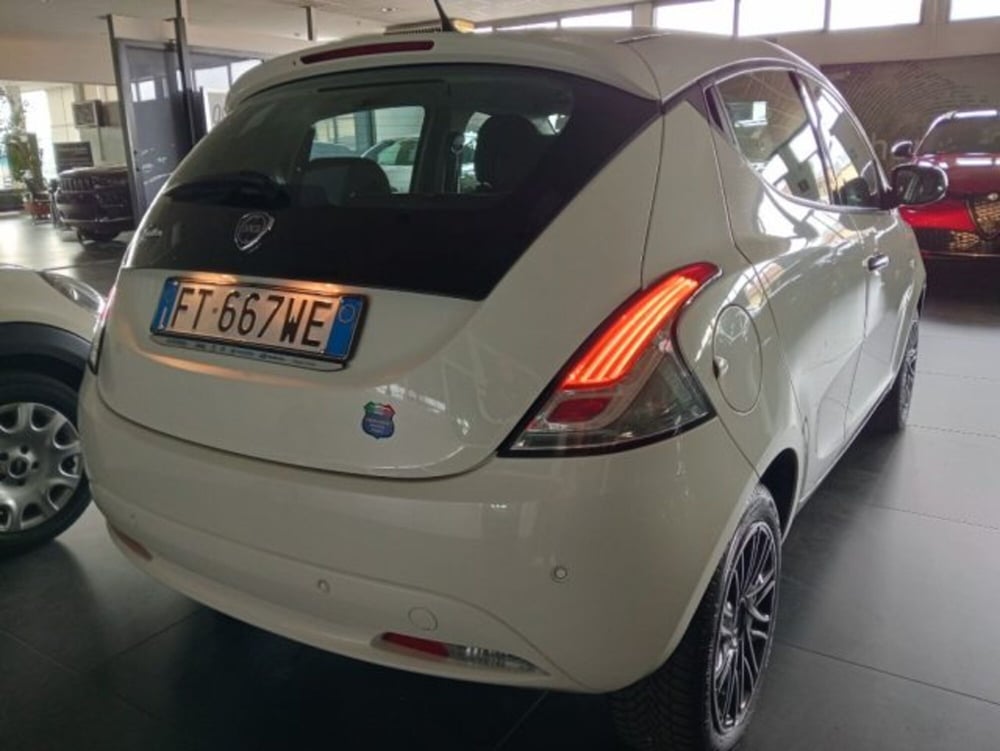 Lancia Ypsilon usata a Modena (3)