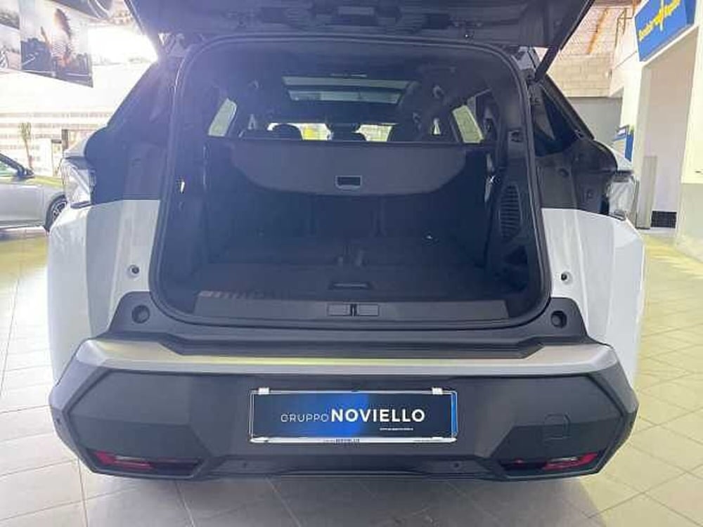 Peugeot 5008 nuova a Salerno (7)