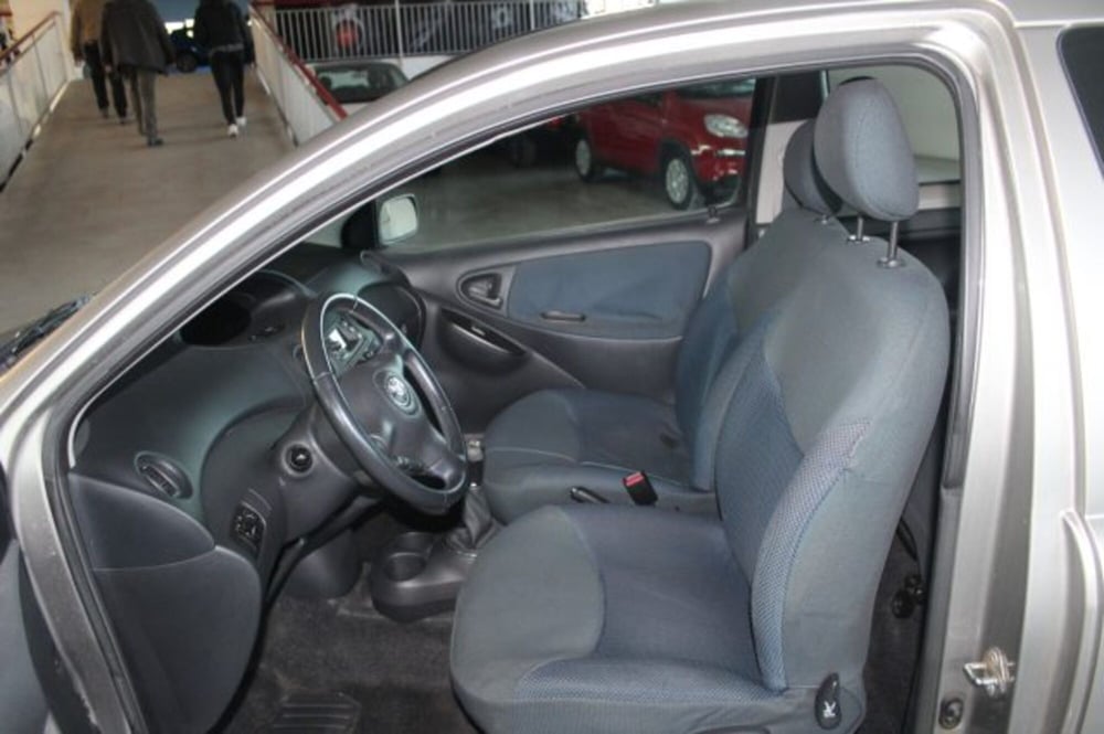 Toyota Yaris usata a Terni (7)