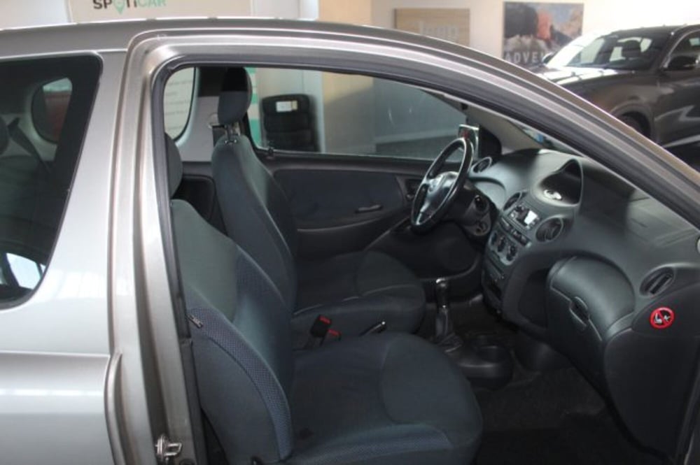 Toyota Yaris usata a Terni (8)