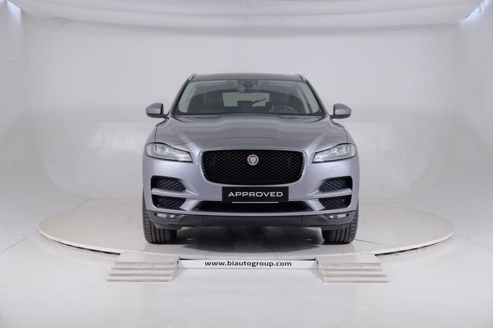 Jaguar F-Pace usata a Torino (8)