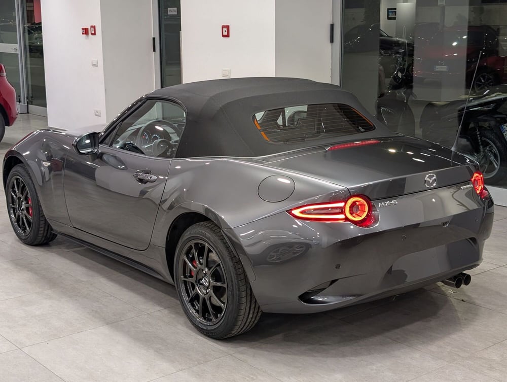 Mazda MX-5 nuova a Napoli (5)