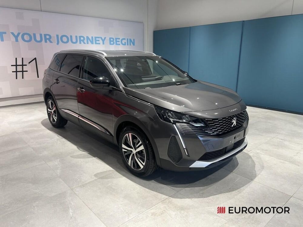 Peugeot 5008 nuova a Bari (3)