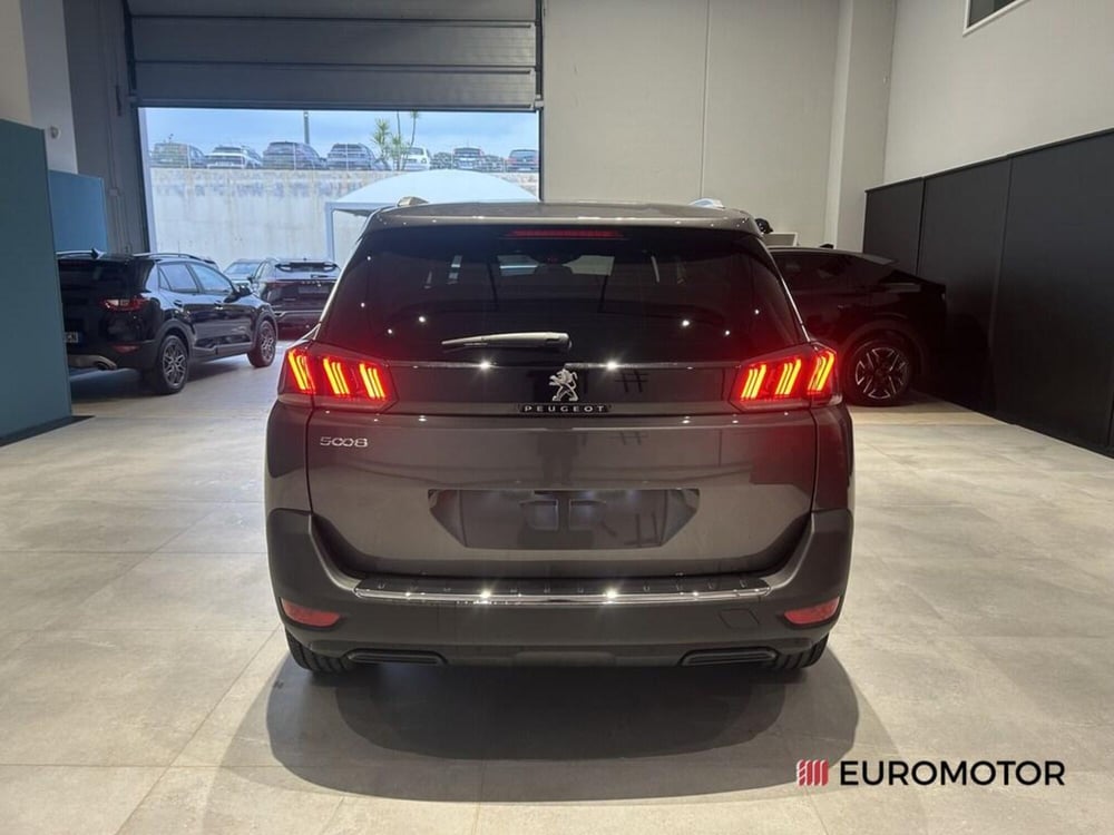 Peugeot 5008 nuova a Bari (6)