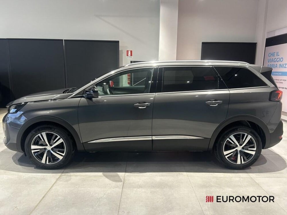 Peugeot 5008 nuova a Bari (8)