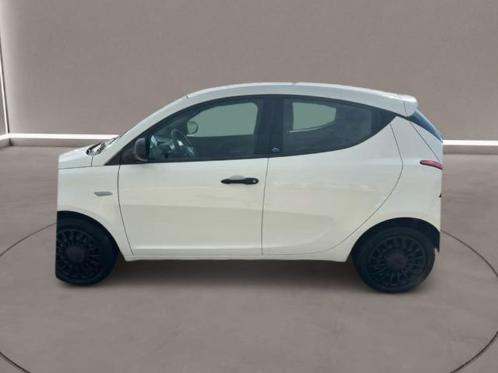 Lancia Ypsilon usata a Caltanissetta (3)