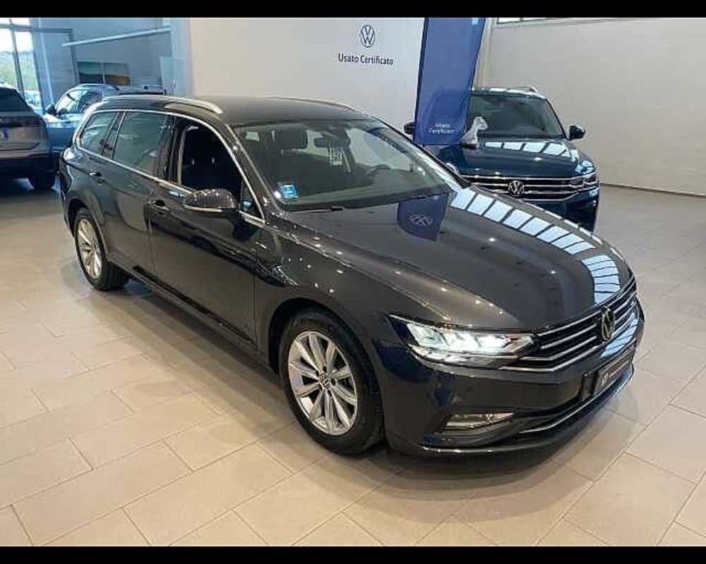 Volkswagen Passat Variant usata a Napoli (7)