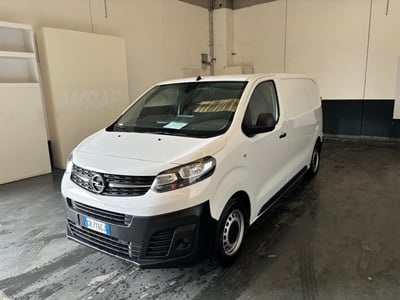 Opel Vivaro Furgone 1.5 Diesel 100CV S&amp;S PL-TN M Furgone Essentia  del 2023 usata a Milano