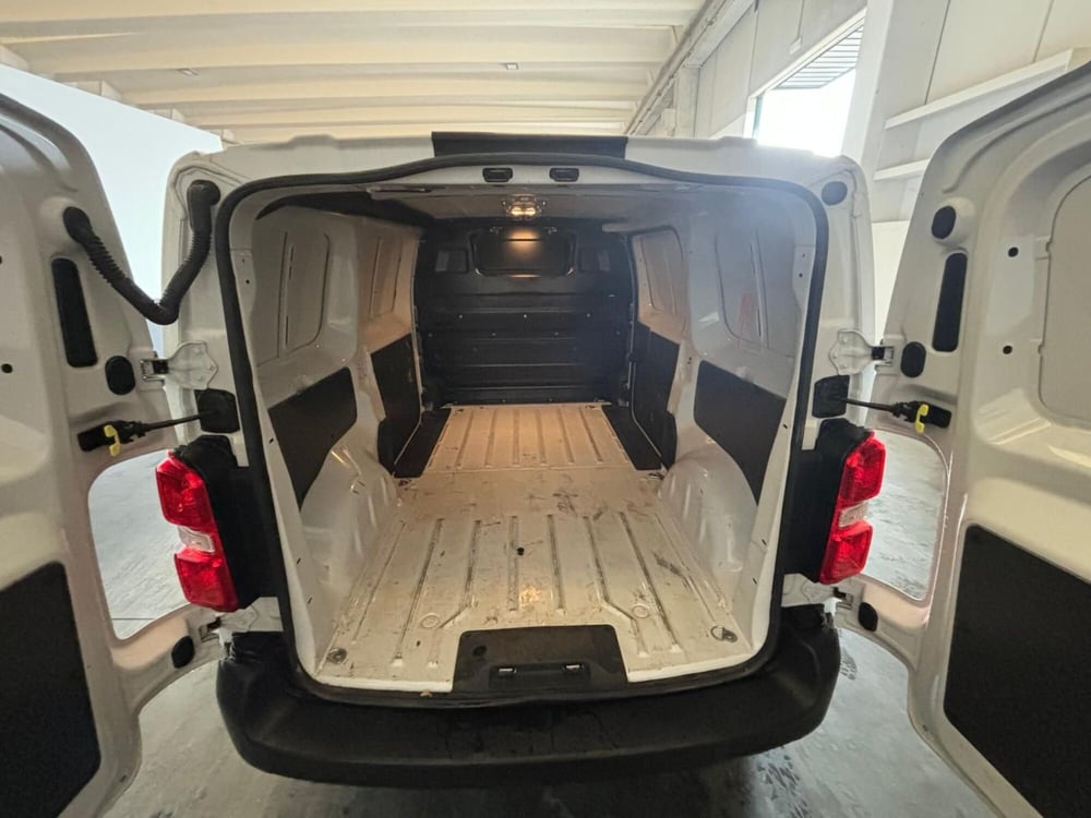 Opel Vivaro Furgone usata a Milano (11)