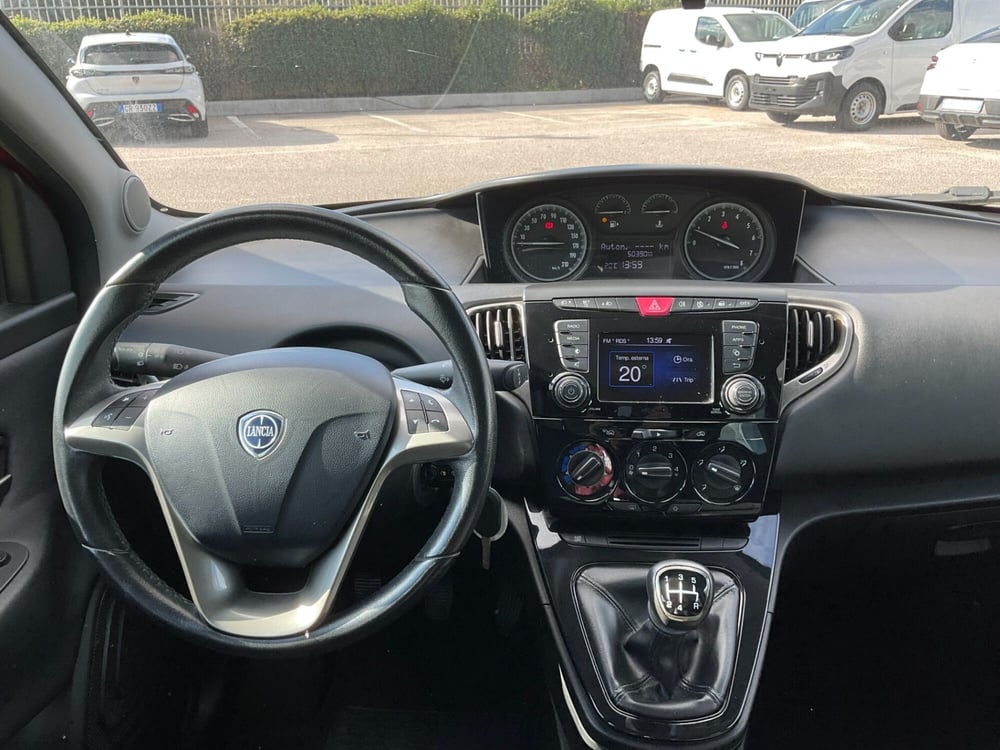 Lancia Ypsilon usata a Sassari (10)