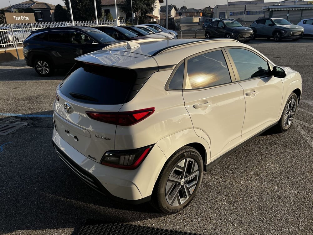 Hyundai Kona nuova a Vercelli (4)