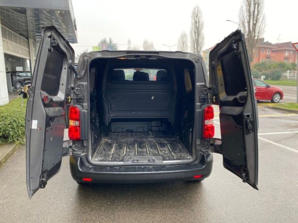 Opel Vivaro Furgone usata a Milano (15)