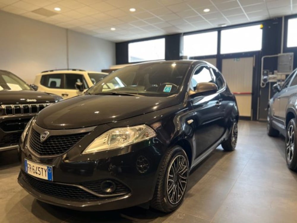 Lancia Ypsilon usata a Modena (2)