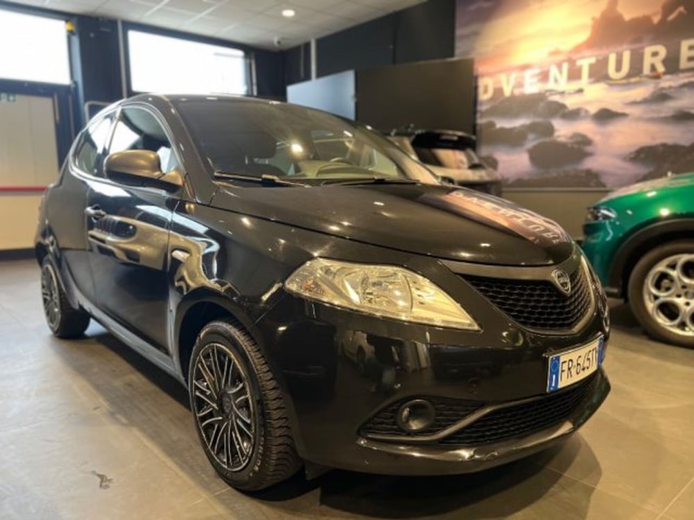 Lancia Ypsilon usata a Modena (3)