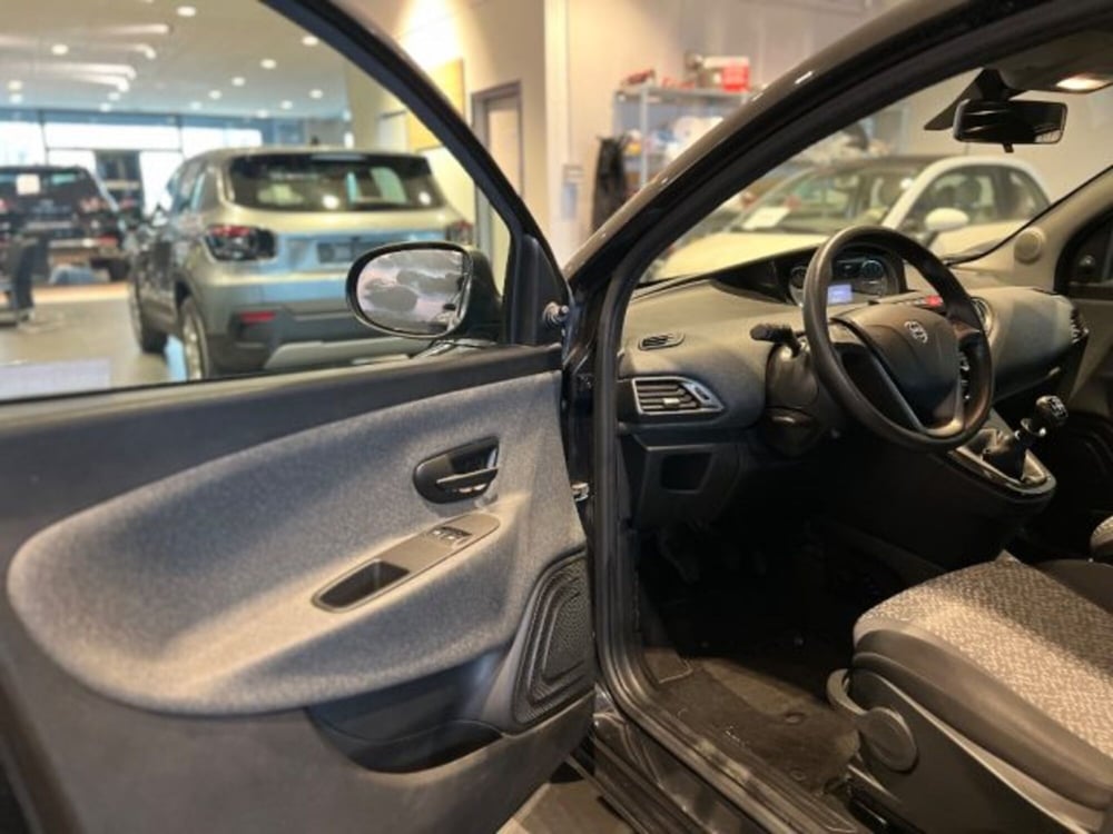 Lancia Ypsilon usata a Modena (7)