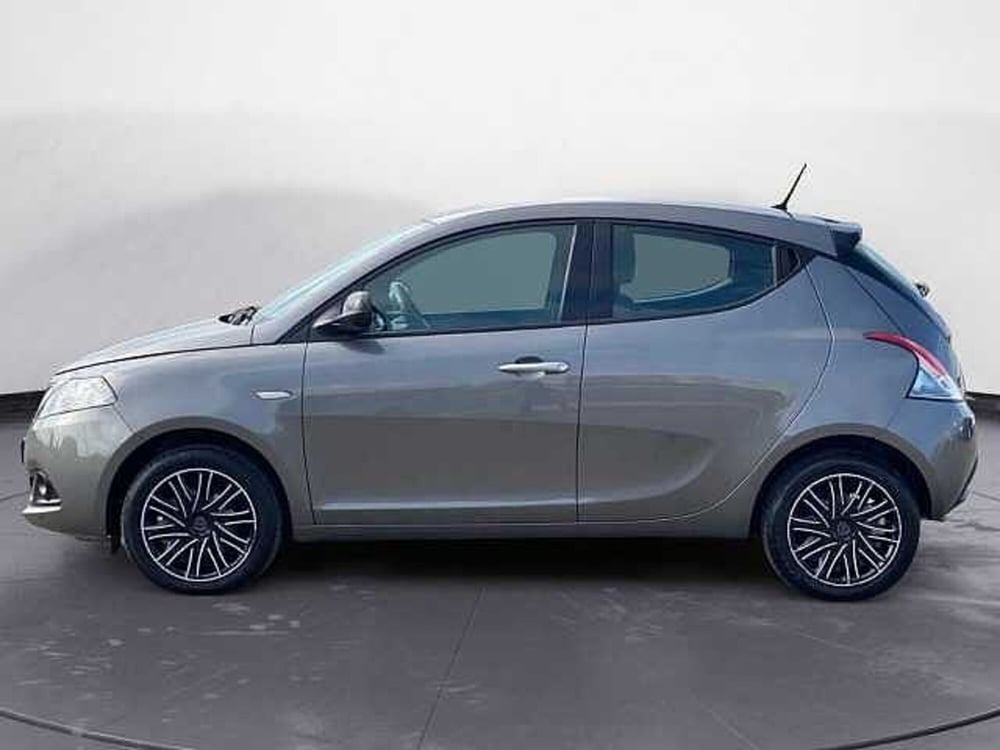 Lancia Ypsilon usata a Potenza (20)