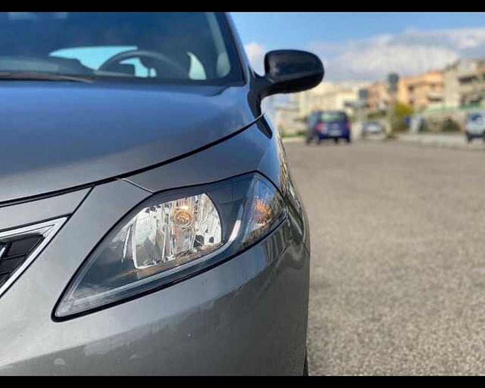 Lancia Ypsilon usata a Potenza (5)