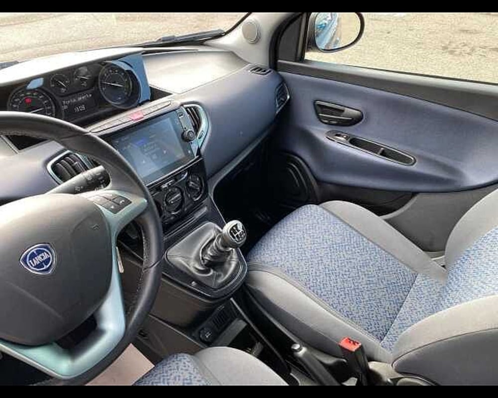 Lancia Ypsilon usata a Potenza (8)