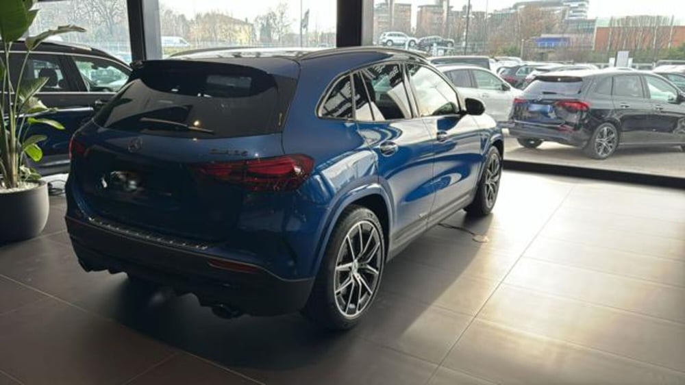 Mercedes-Benz GLA SUV nuova a Napoli (4)