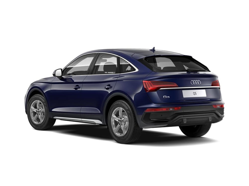 Audi Q5 Sportback nuova a Novara (3)