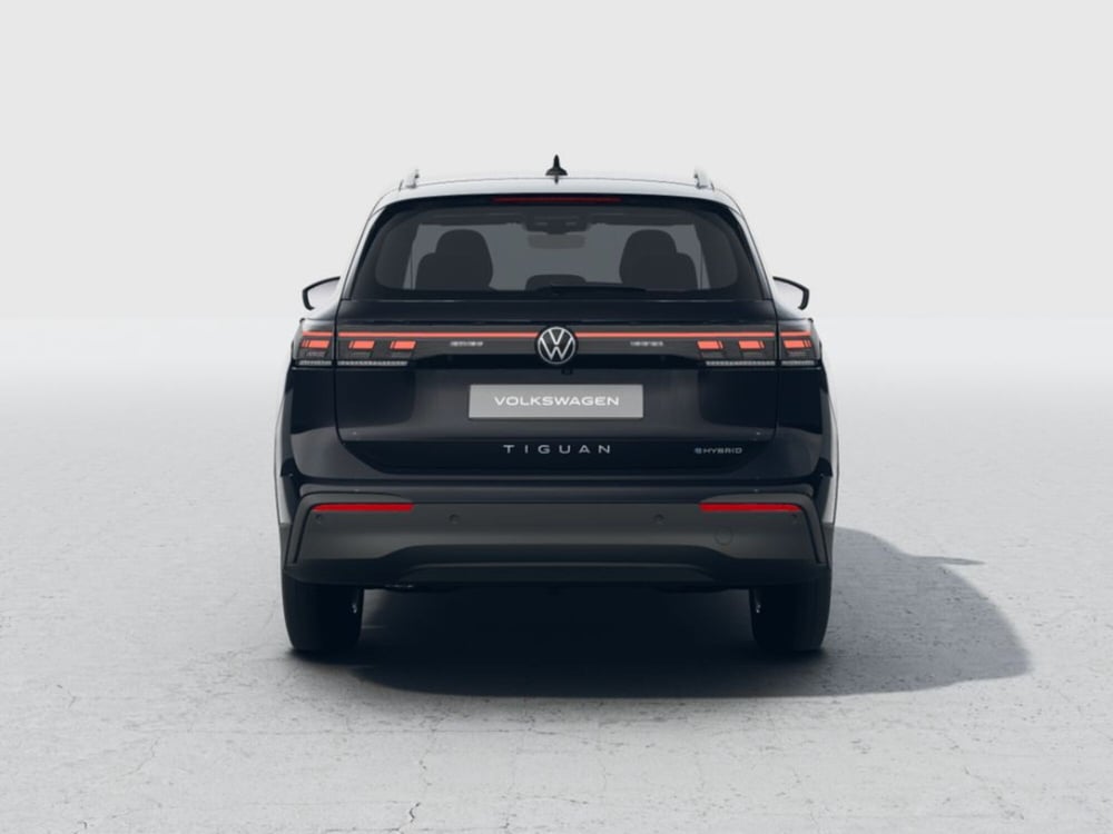 Volkswagen Tiguan nuova a Novara (4)