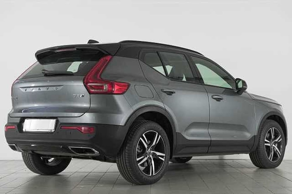 Volvo XC40 usata a Como (2)