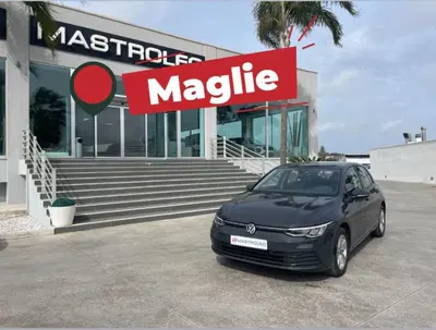 Volkswagen Golf 2.0 TDI SCR Life del 2021 usata a Tricase