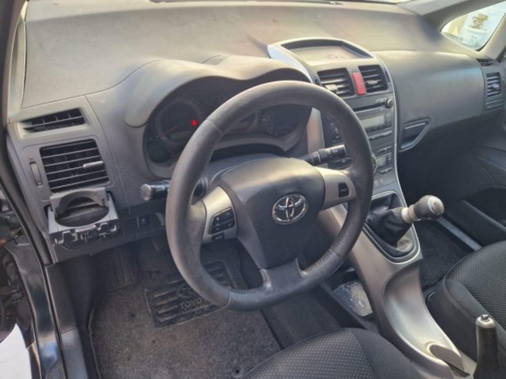 Toyota Auris usata a Napoli (20)