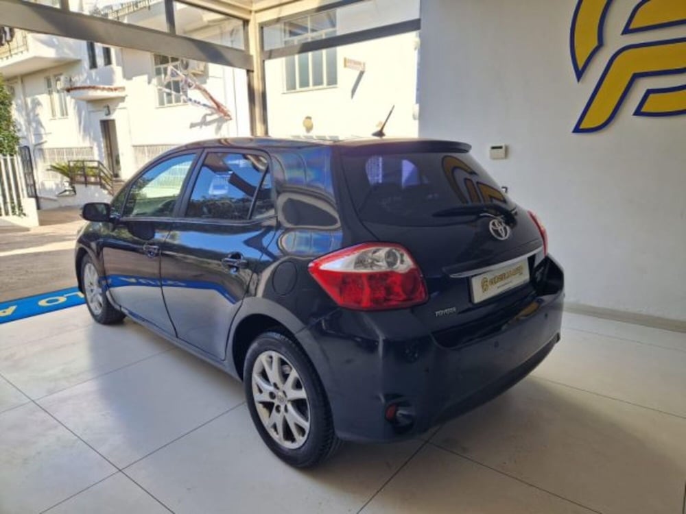 Toyota Auris usata a Napoli (3)