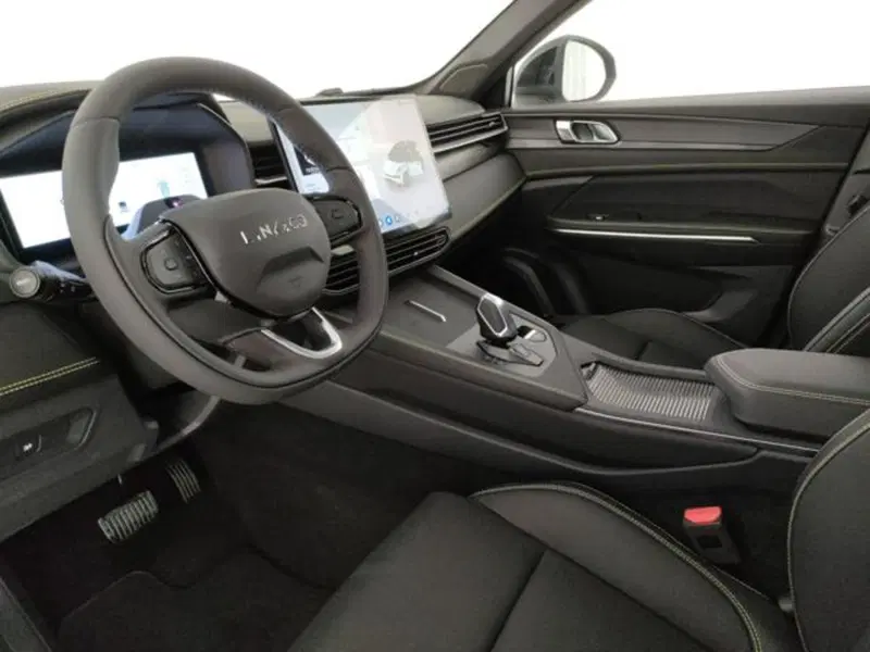 Lynk & Co 01 nuova a Modena (19)
