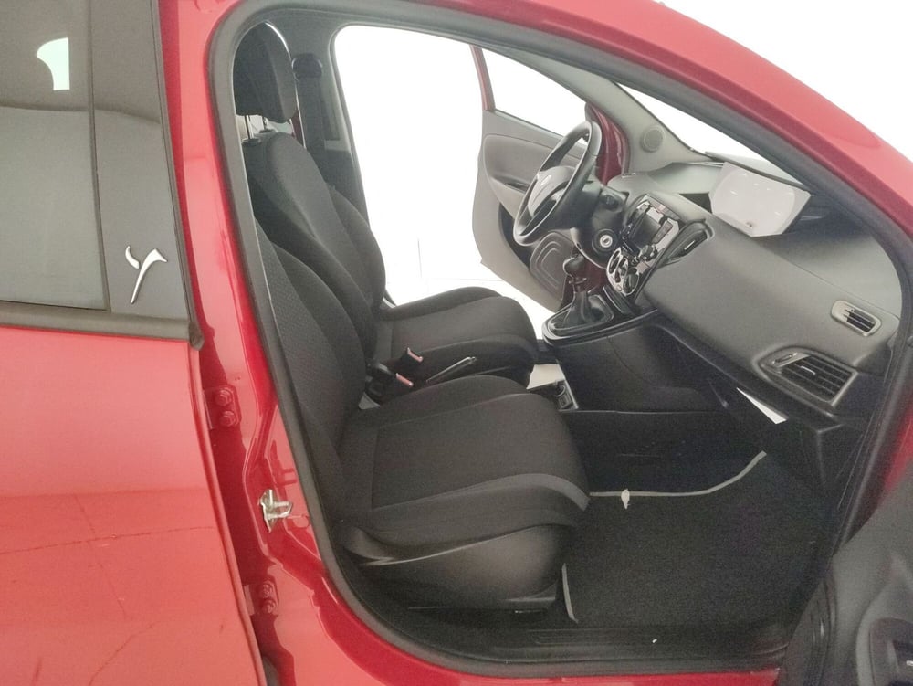 Lancia Ypsilon usata a Alessandria (10)