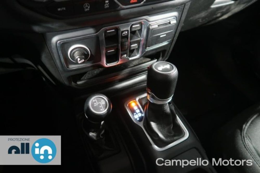 Jeep Wrangler Unlimited usata a Venezia (13)