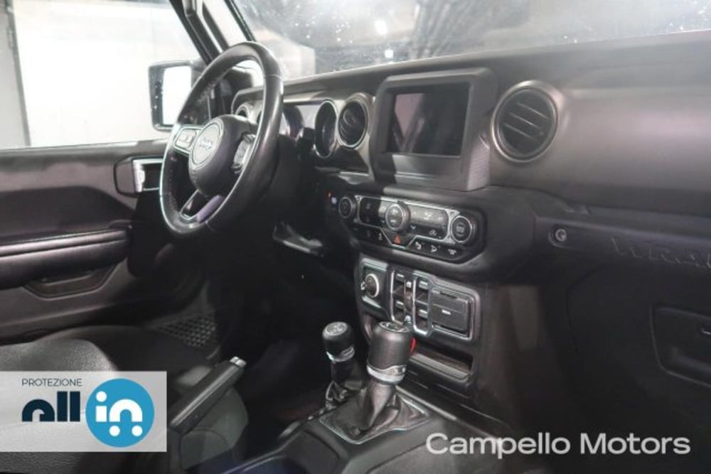 Jeep Wrangler Unlimited usata a Venezia (15)