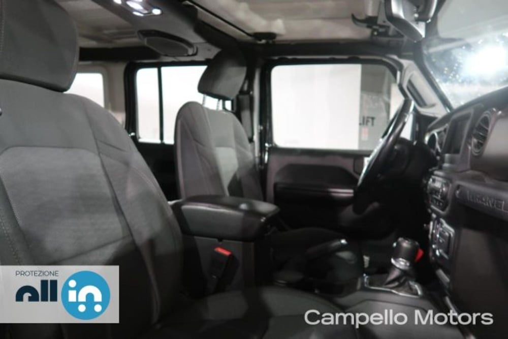 Jeep Wrangler Unlimited usata a Venezia (16)