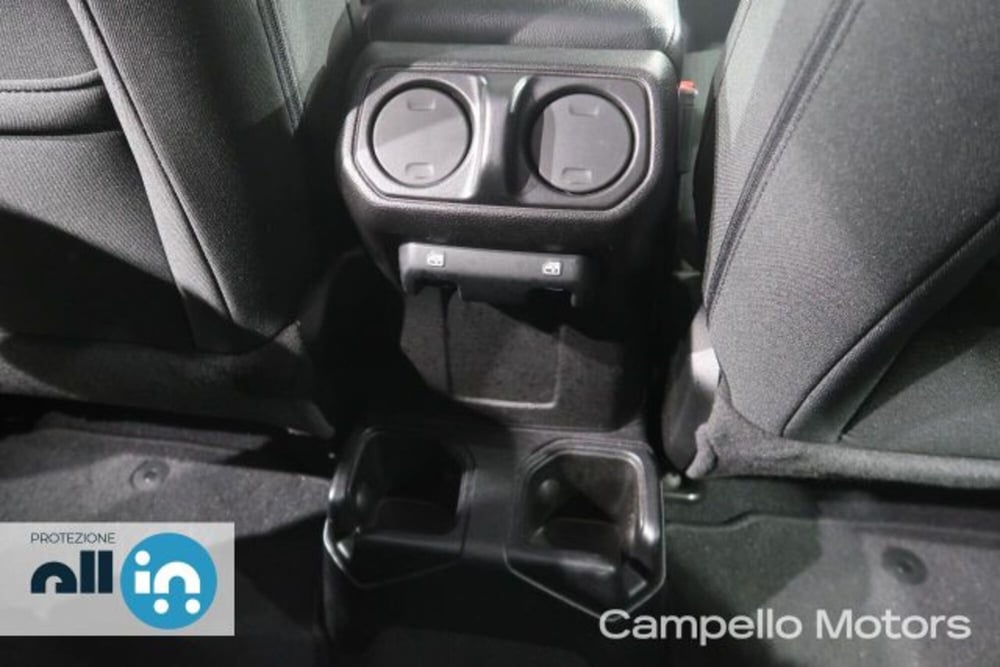 Jeep Wrangler Unlimited usata a Venezia (17)