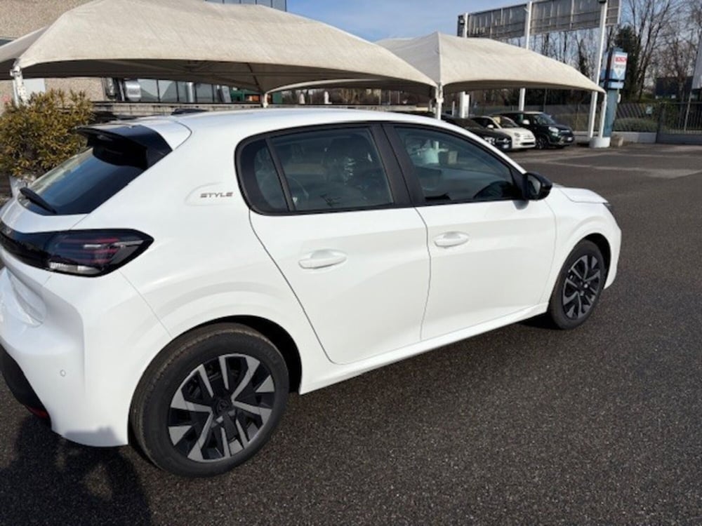 Peugeot 208 nuova a Varese (3)