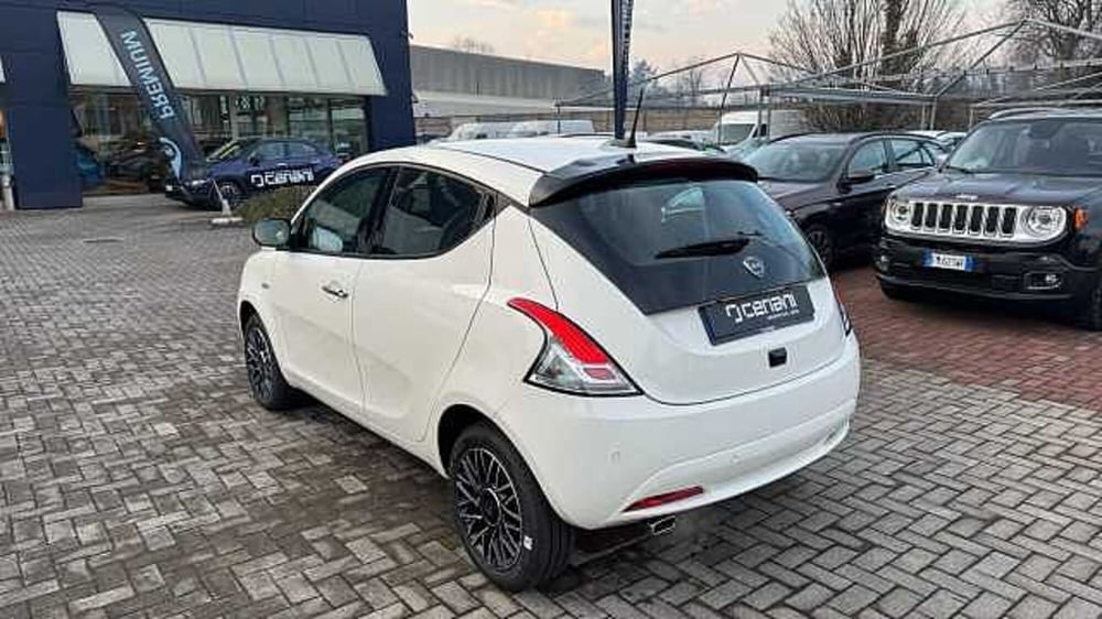 Lancia Ypsilon usata a Milano (3)