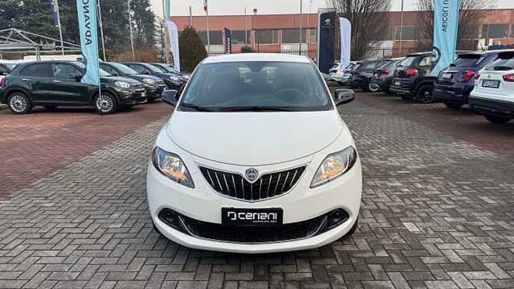 Lancia Ypsilon usata a Milano (8)