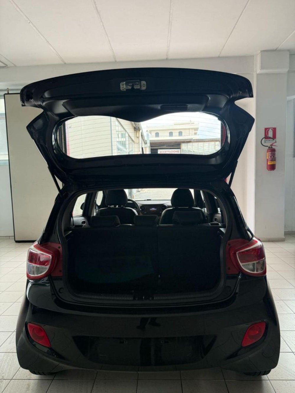 Hyundai i10 usata a Napoli (9)