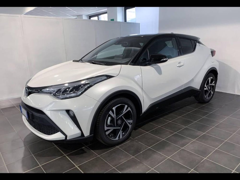 Toyota Toyota C-HR nuova a Torino (2)