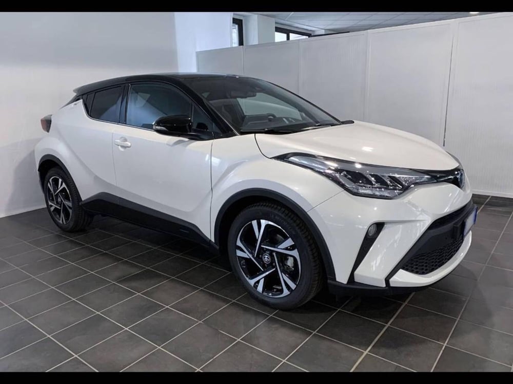 Toyota Toyota C-HR nuova a Torino (5)