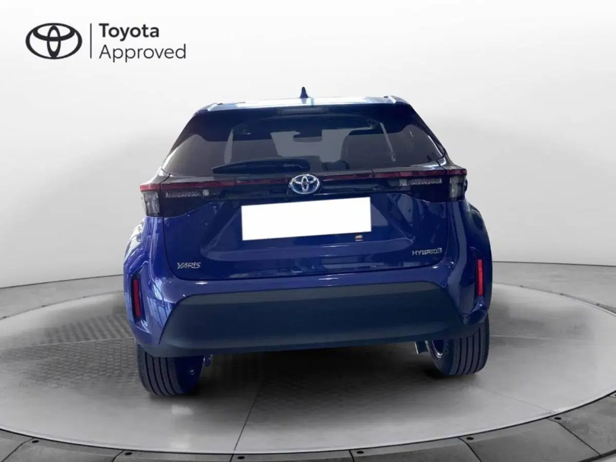 Toyota Yaris Cross nuova a Torino (5)