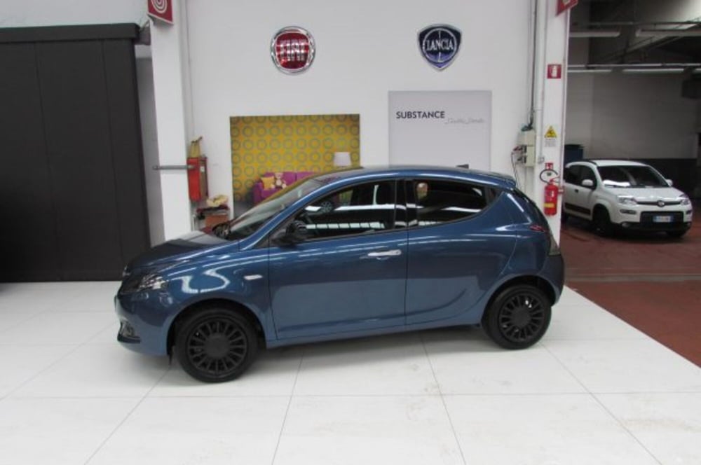 Lancia Ypsilon usata a Milano (4)