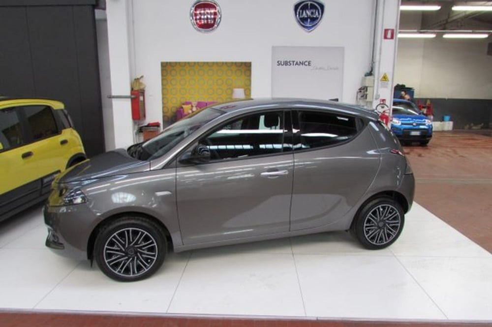 Lancia Ypsilon usata a Milano (4)